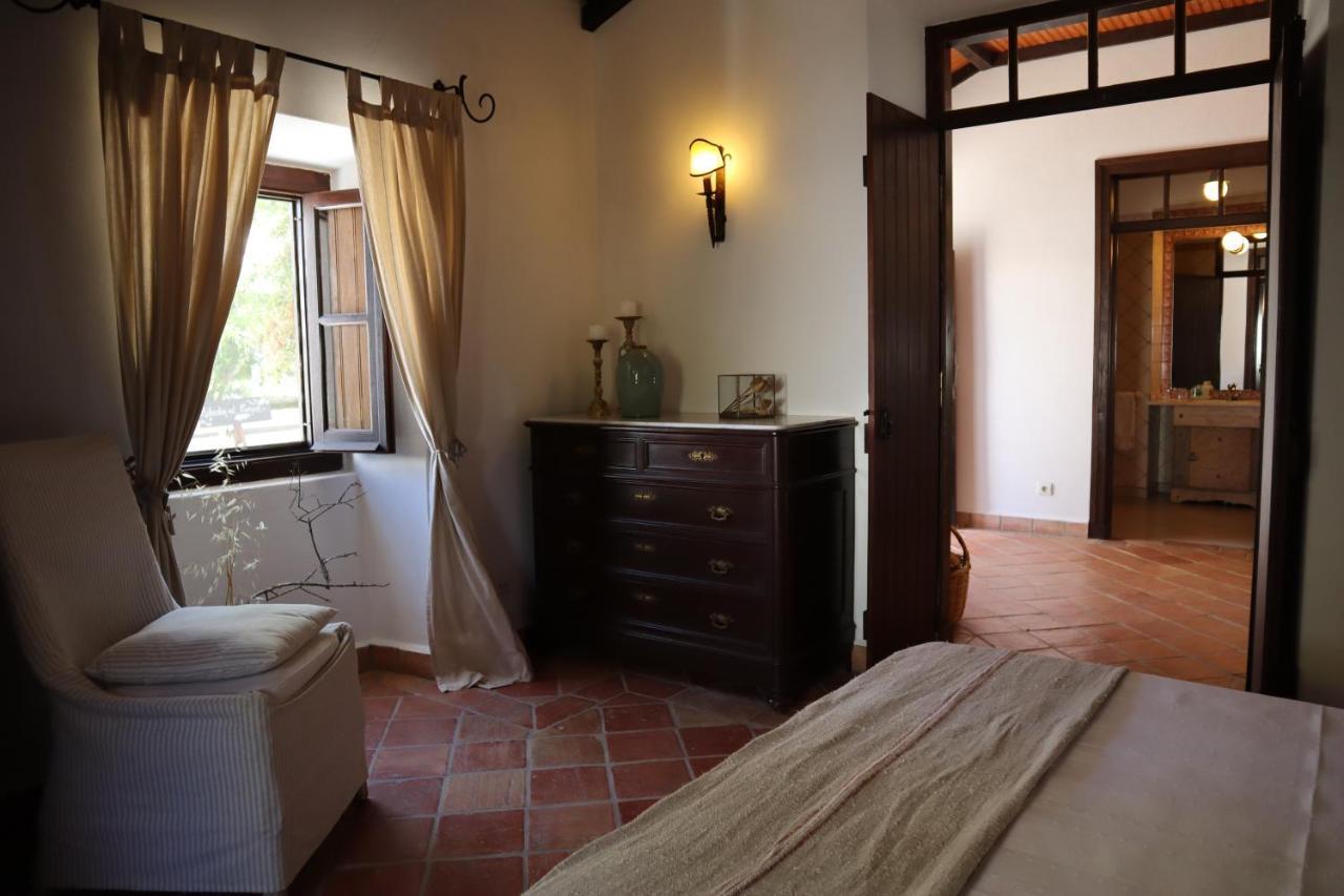 Os Agostos Bed & Breakfast Bagian luar foto