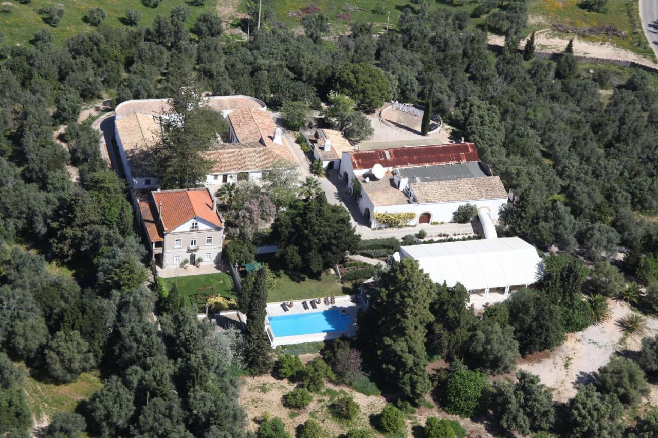 Os Agostos Bed & Breakfast Bagian luar foto