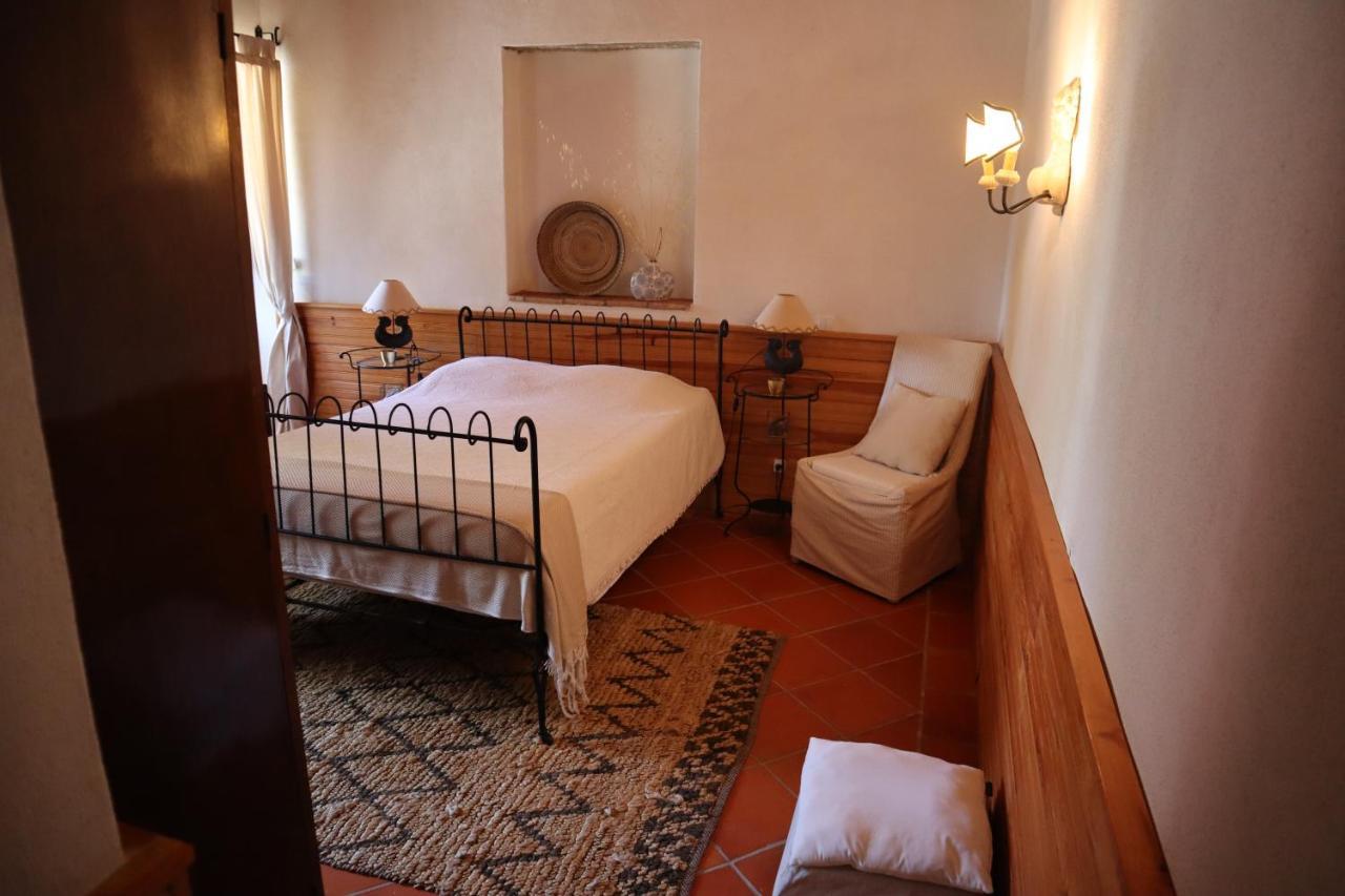Os Agostos Bed & Breakfast Bagian luar foto