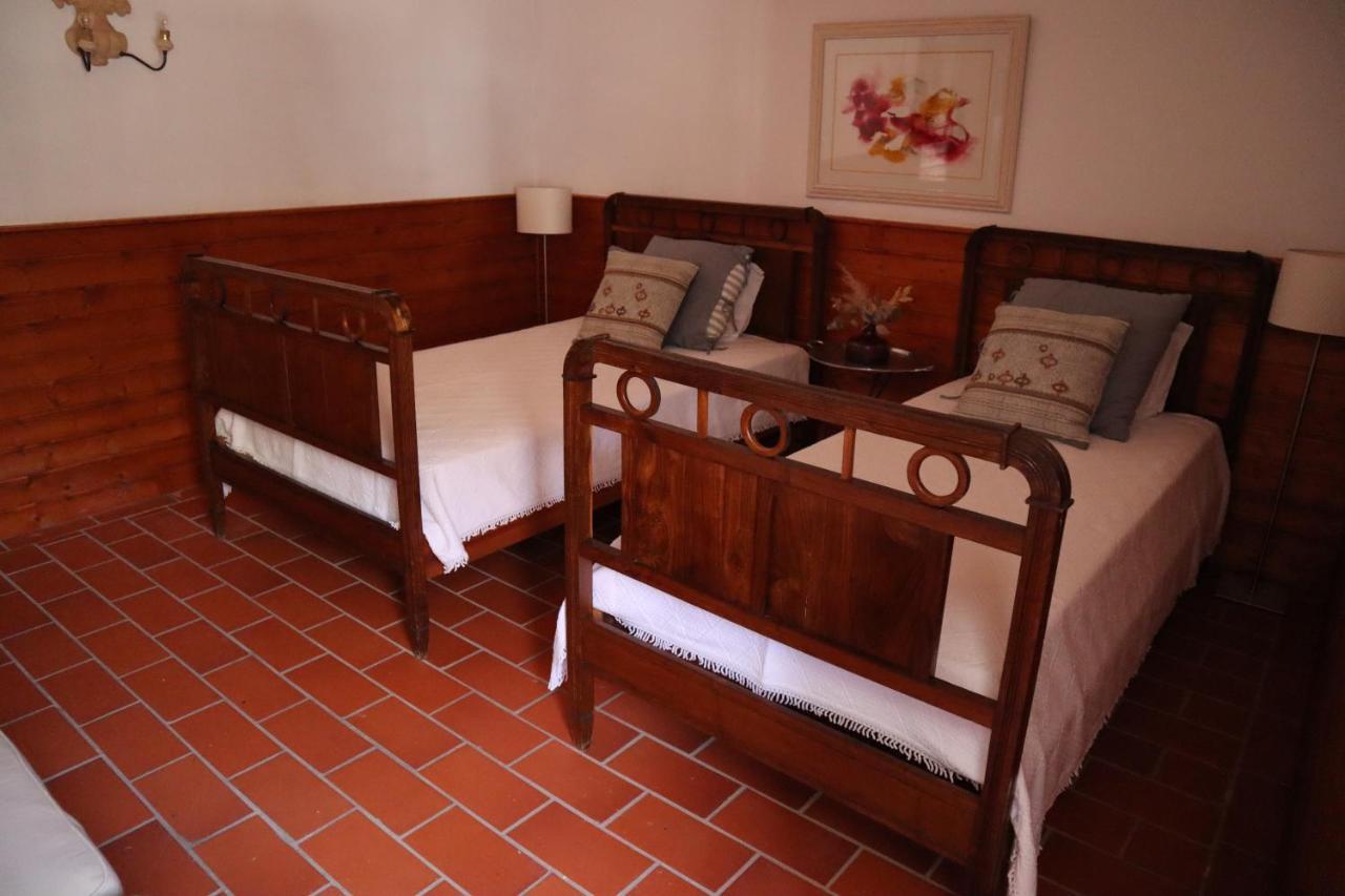 Os Agostos Bed & Breakfast Bagian luar foto