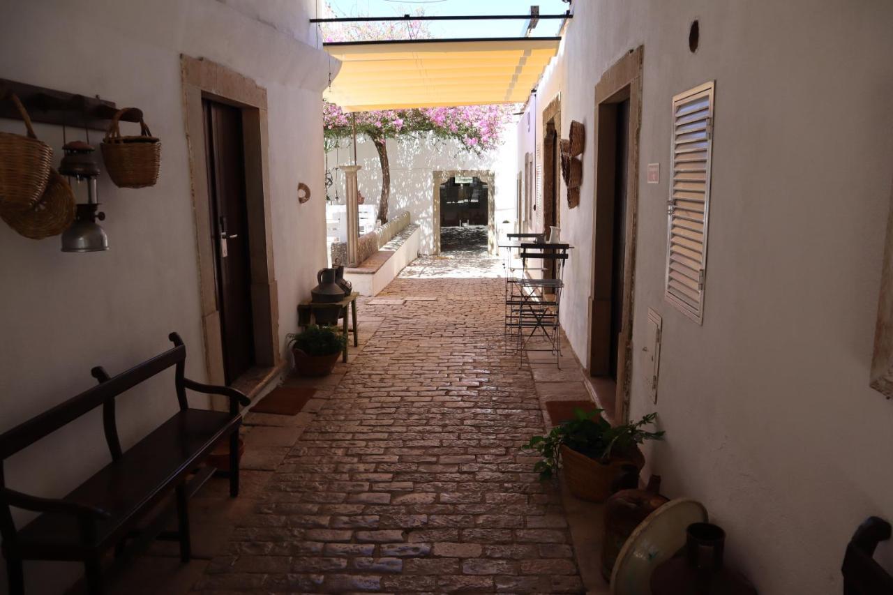 Os Agostos Bed & Breakfast Bagian luar foto