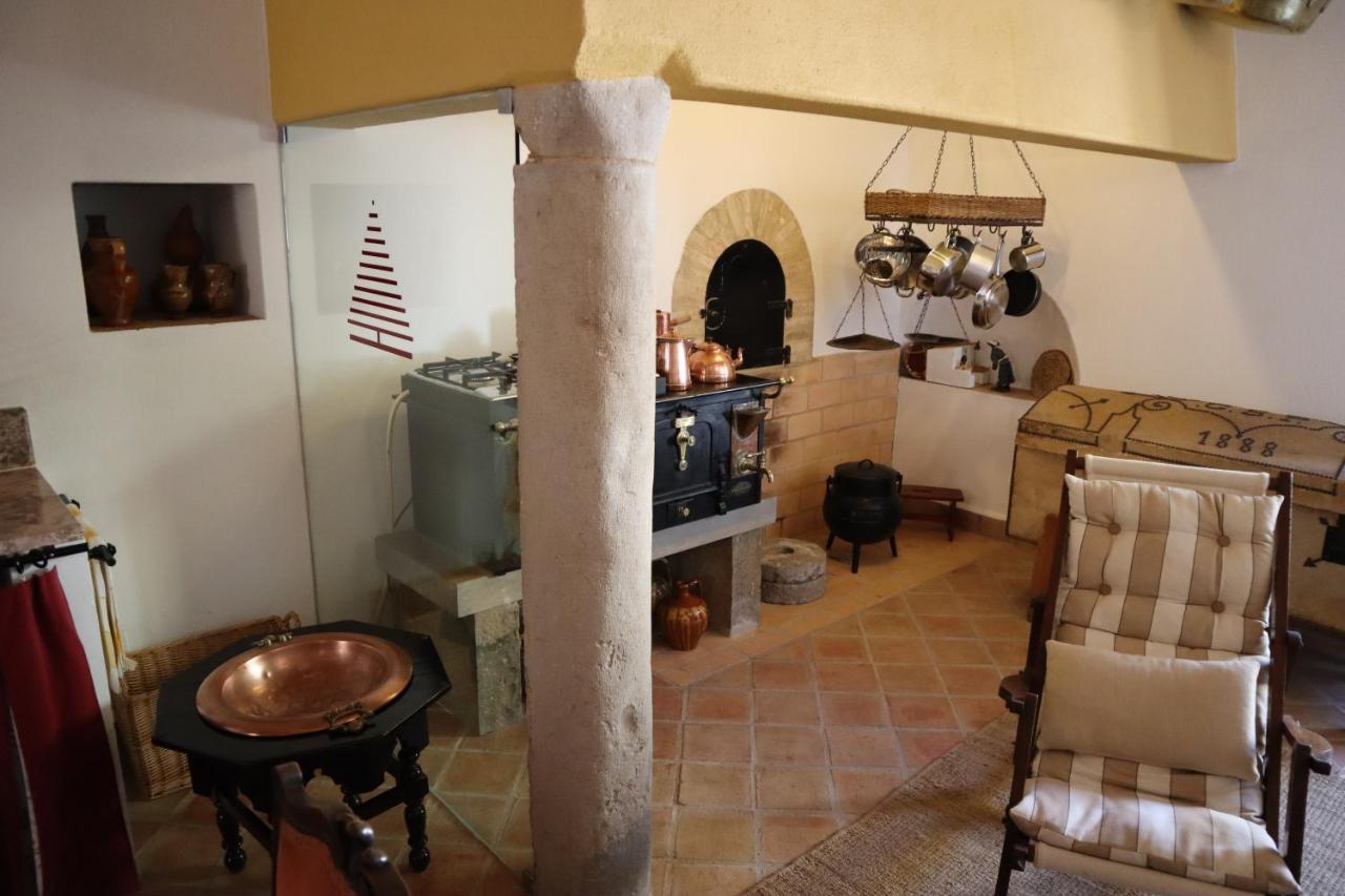 Os Agostos Bed & Breakfast Bagian luar foto