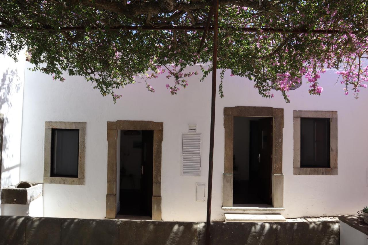 Os Agostos Bed & Breakfast Bagian luar foto
