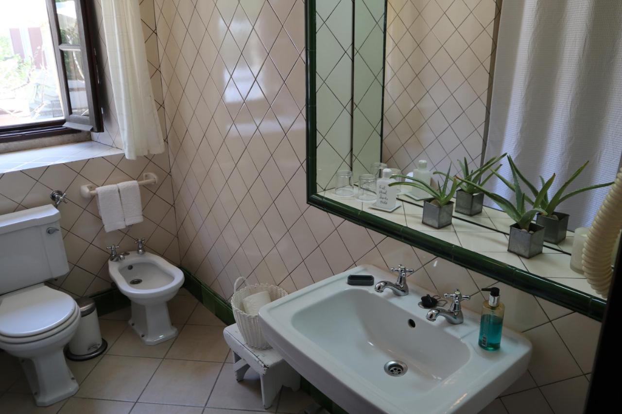 Os Agostos Bed & Breakfast Bagian luar foto