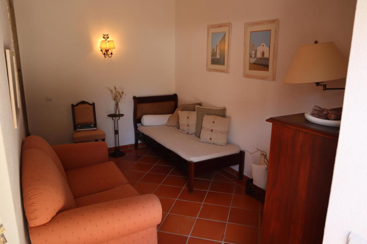 Os Agostos Bed & Breakfast Bagian luar foto