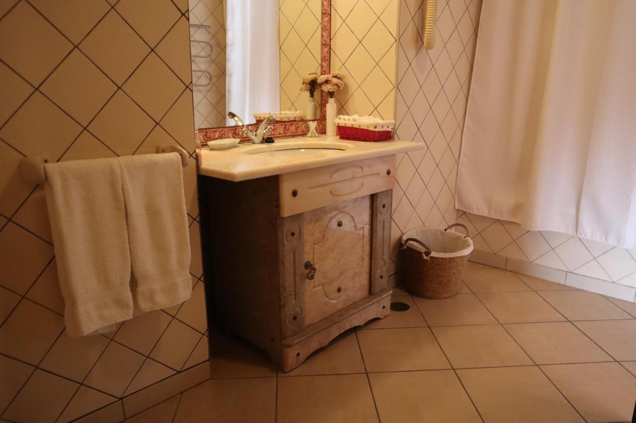 Os Agostos Bed & Breakfast Bagian luar foto